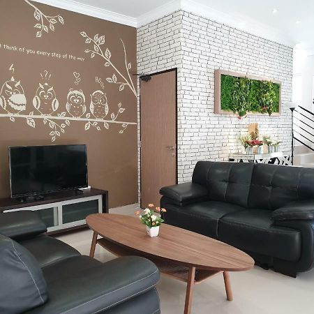 Batam Danka@Taman Golf Residence מראה חיצוני תמונה