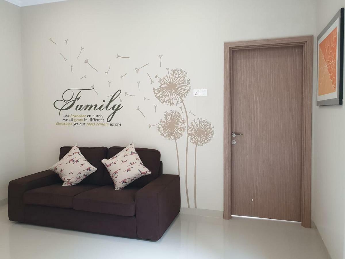 Batam Danka@Taman Golf Residence מראה חיצוני תמונה