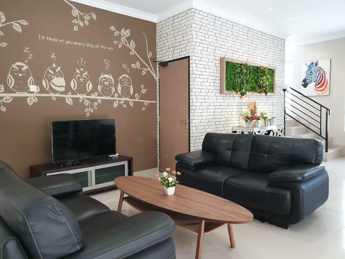 Batam Danka@Taman Golf Residence מראה חיצוני תמונה